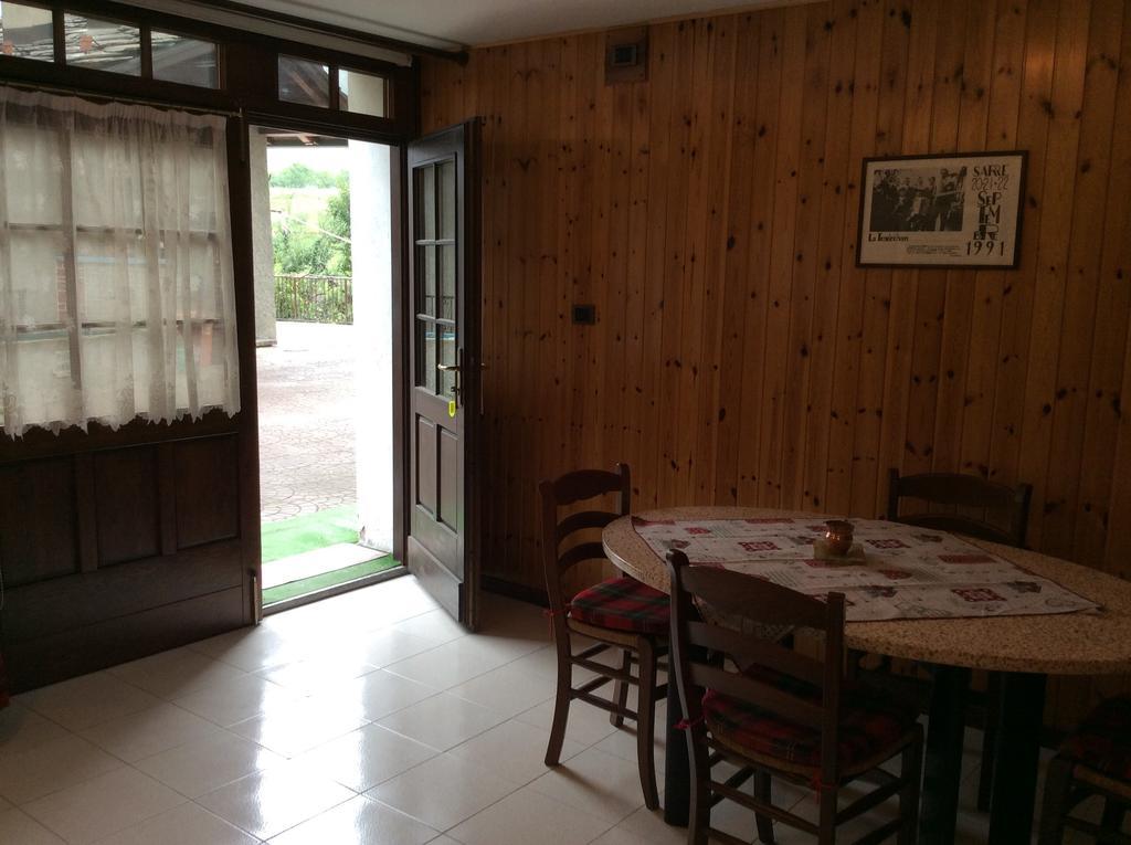 B&B La Vieille Meison De Pappa Sarre Δωμάτιο φωτογραφία